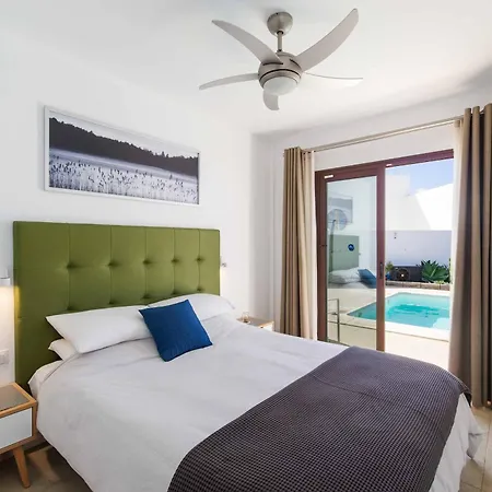 Luar Villa *